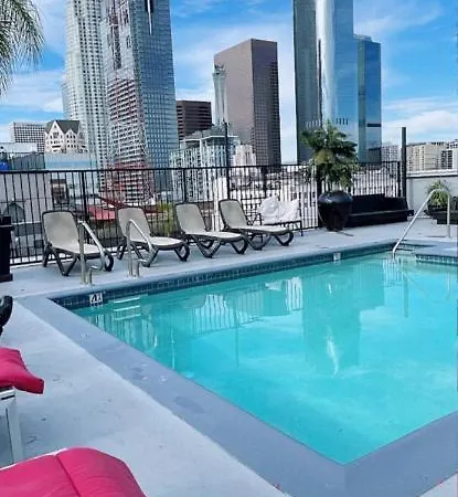 Modern Elite Open Style Loft With Rooftop Pool & Jacuzzi
